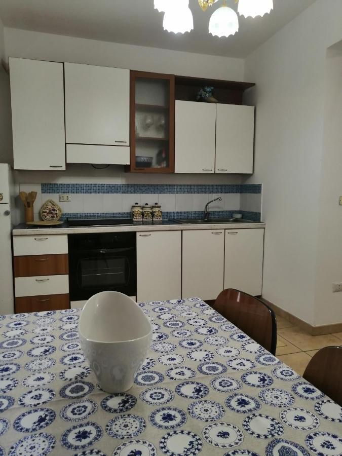 Casetta Rosso Tulipano Санта Тереза ди Рива Екстериор снимка